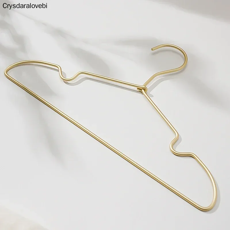 شماعات ملابس الأطفال المضادة ل - مراجعة Baby Clothing Hangers وسعره