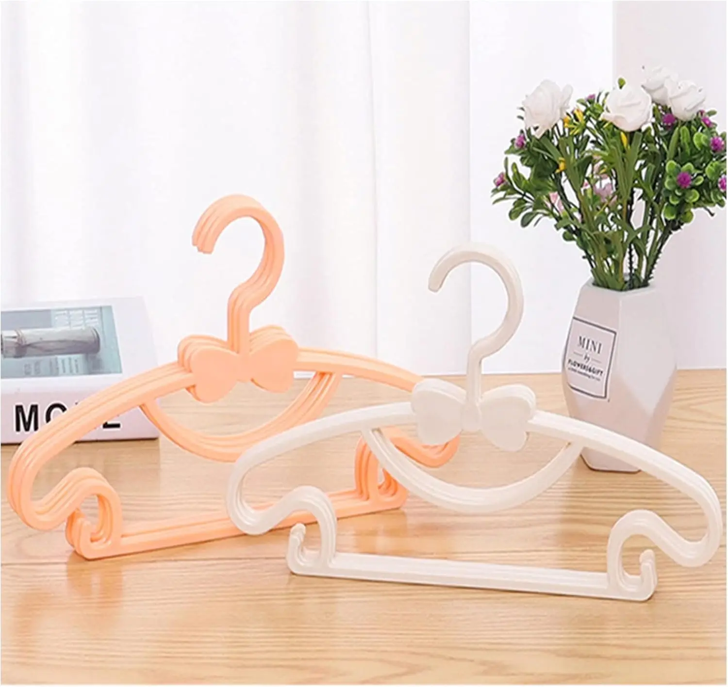 رفوف ملابس الأطفال البلاستيكية - مراجعة Baby Clothing Hangers وسعره